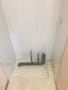 洗面所のクロス汚れを撃退！19万円で叶える「全面パネル貼り」の安心感