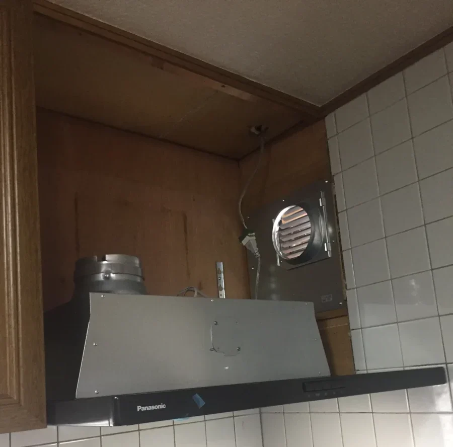 プロペラ換気扇からレンジフードへの交換