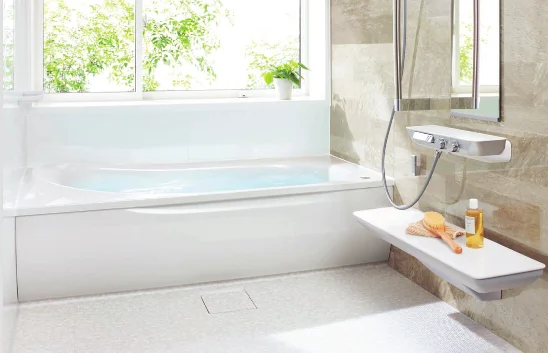 冬の温かいバスルーム