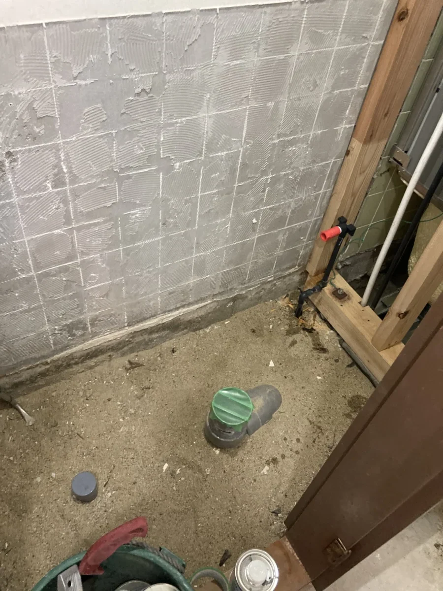 トイレタイル解体後
