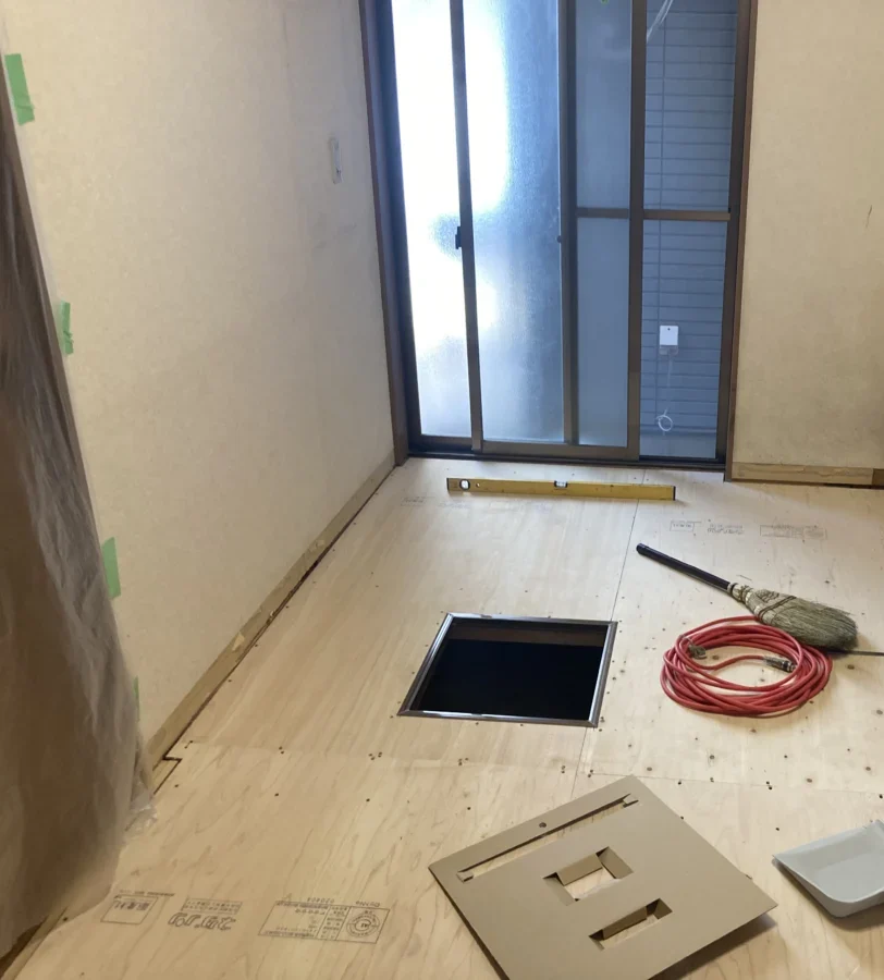 レベルを出し点検口も作り床下地完成
