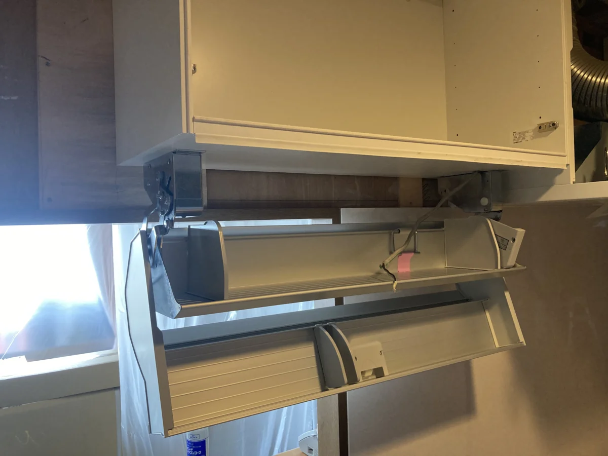 ダウンウォール取付け中