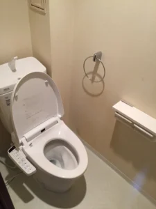 平野区のマンションでトイレ交換｜左ハンドルの注意点と費用をプロが解説
