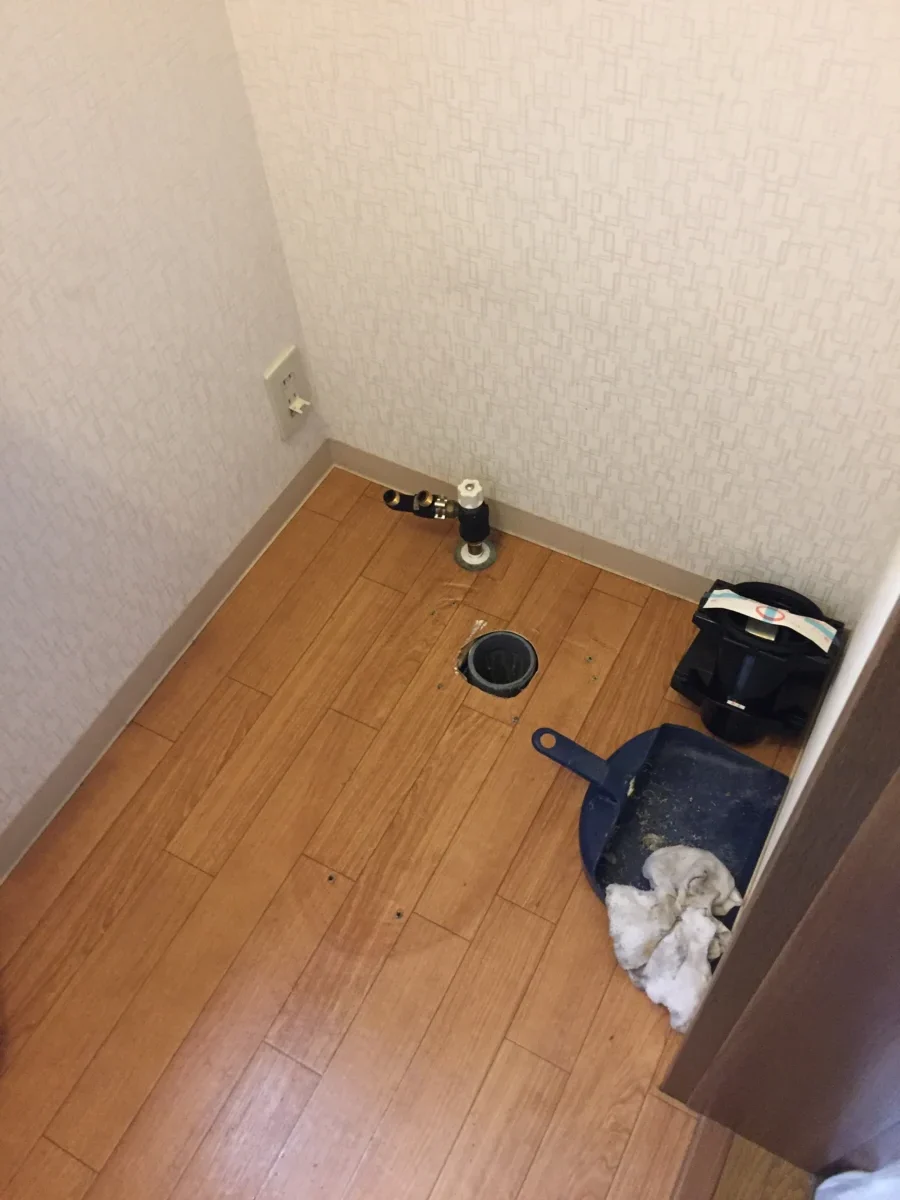 既存トイレ解体後の給水位置