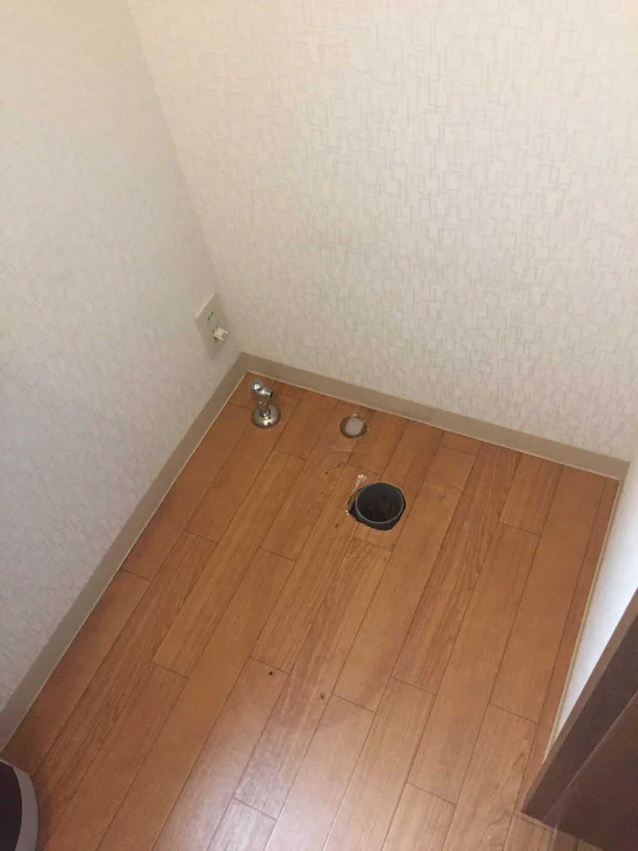 めくったフローリングを復旧