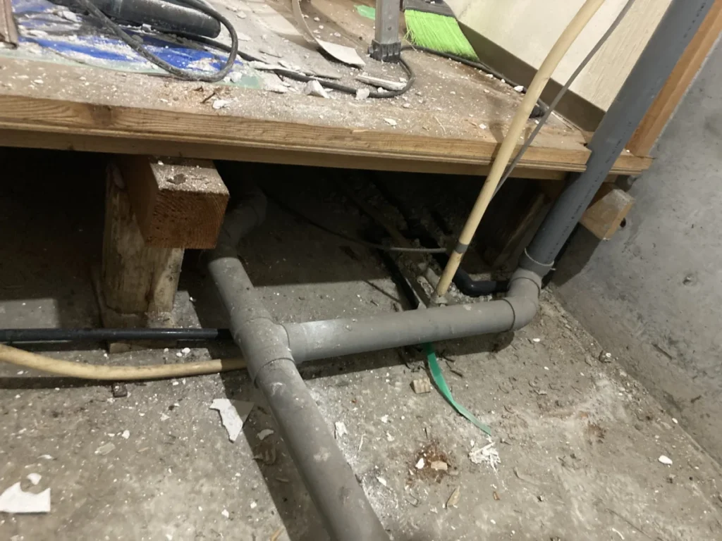 システムバス解体後の縦菅の様子